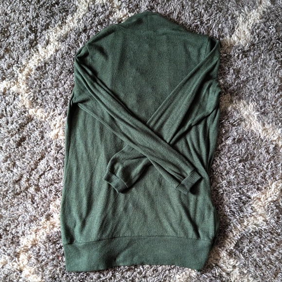 Bobeau Green Sweater Size M - Picture 2 of 2